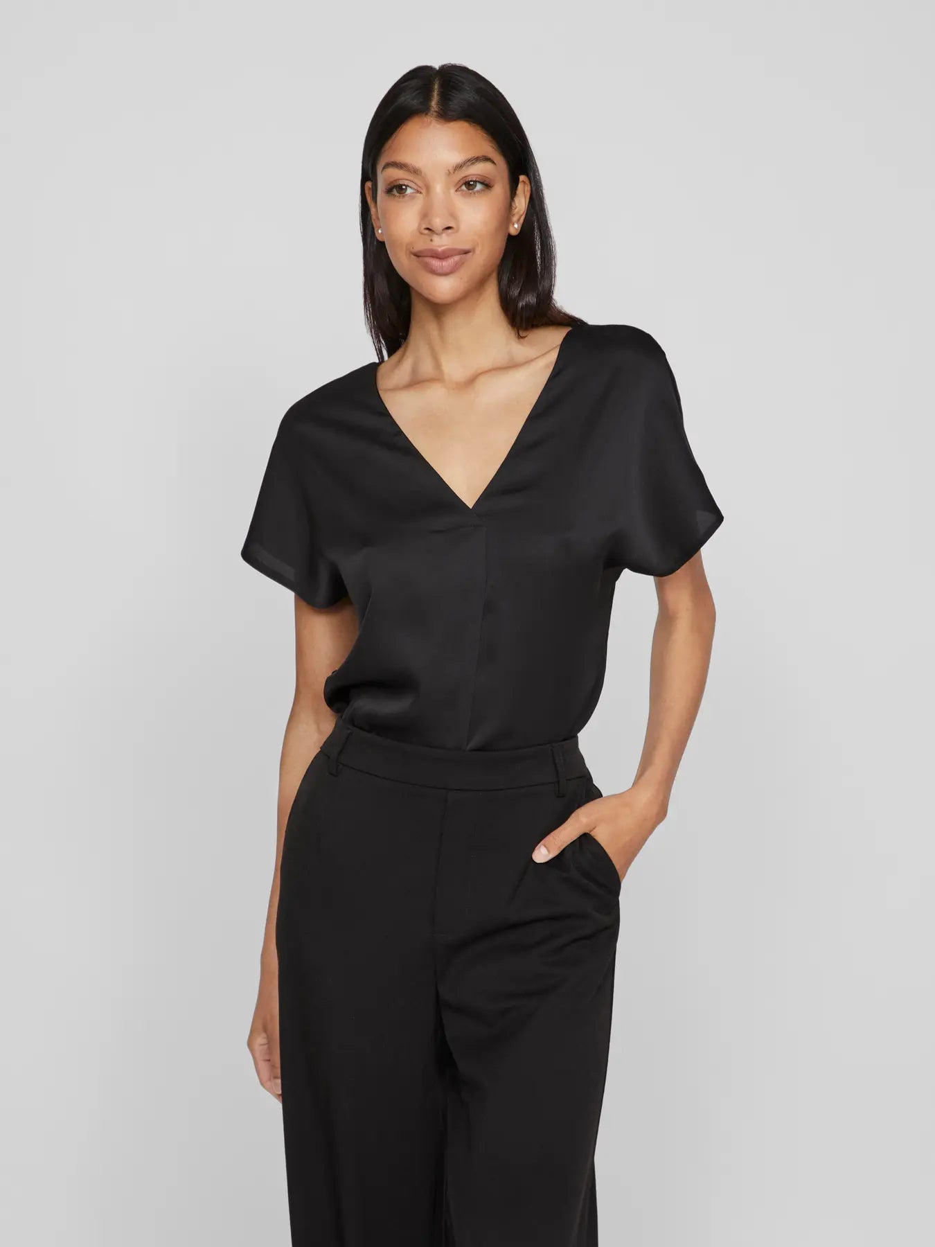 Viellette Satin V neck Black