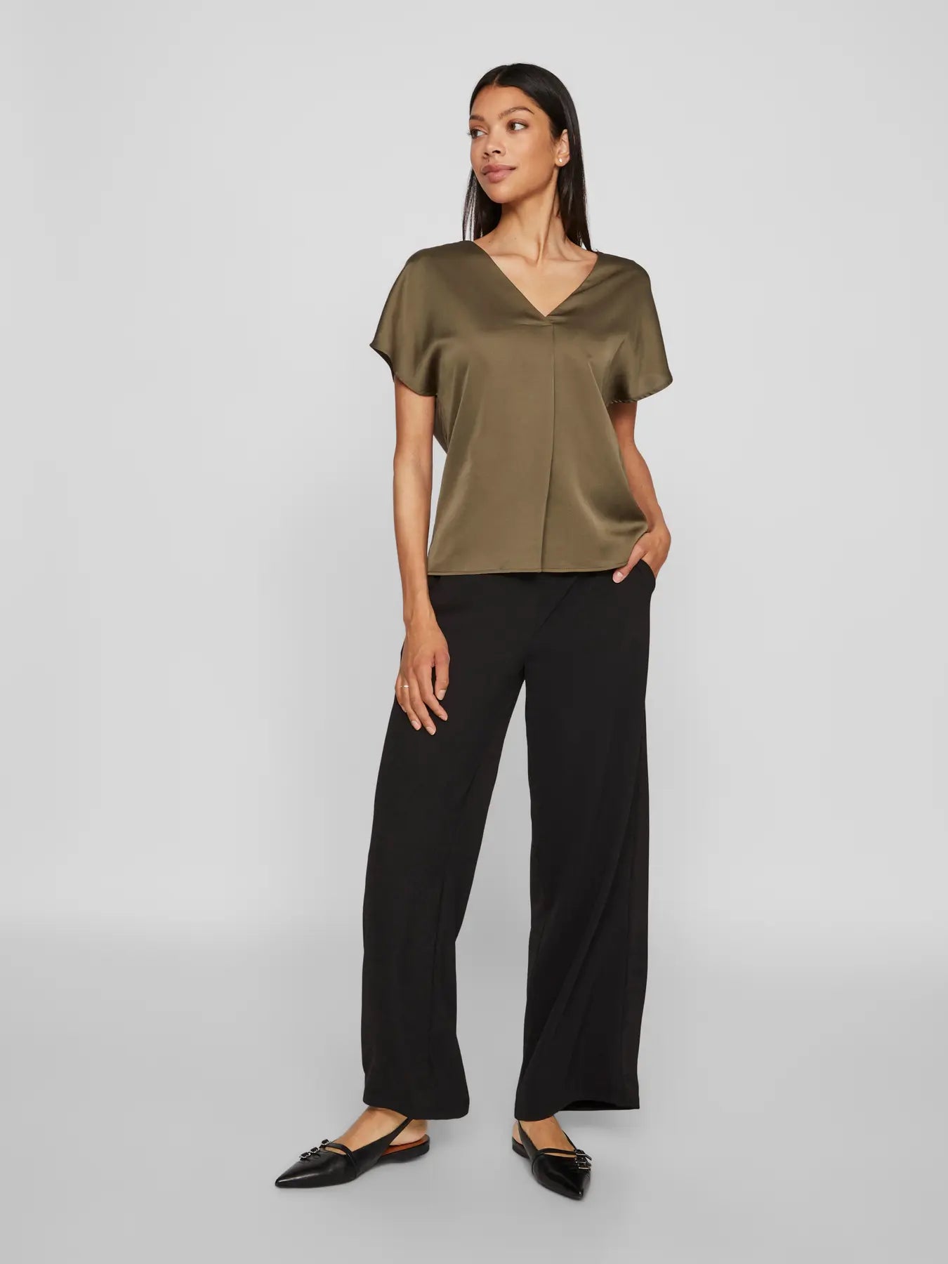 Viellette Satin V neck Olive