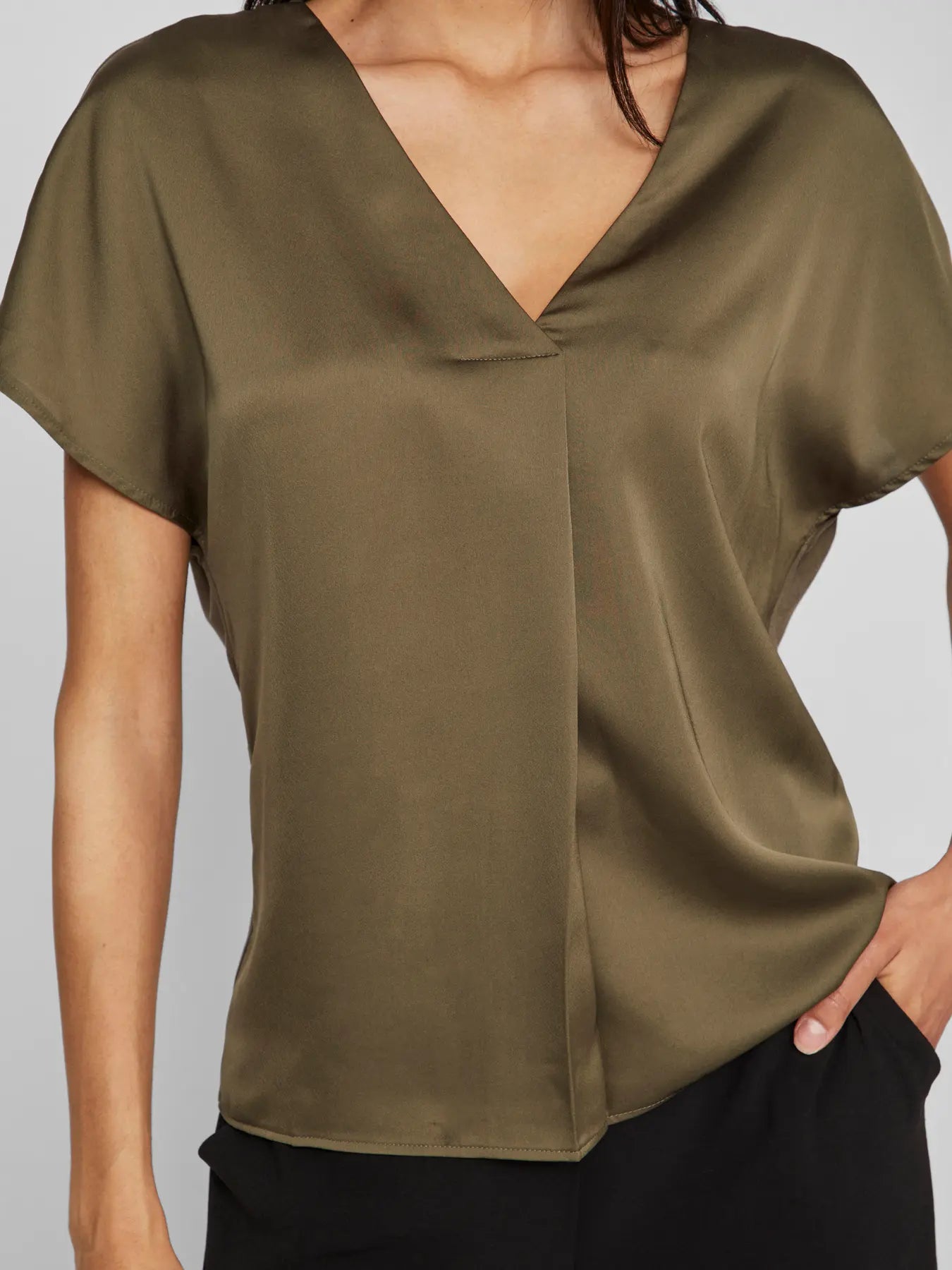 Viellette Satin V neck Olive