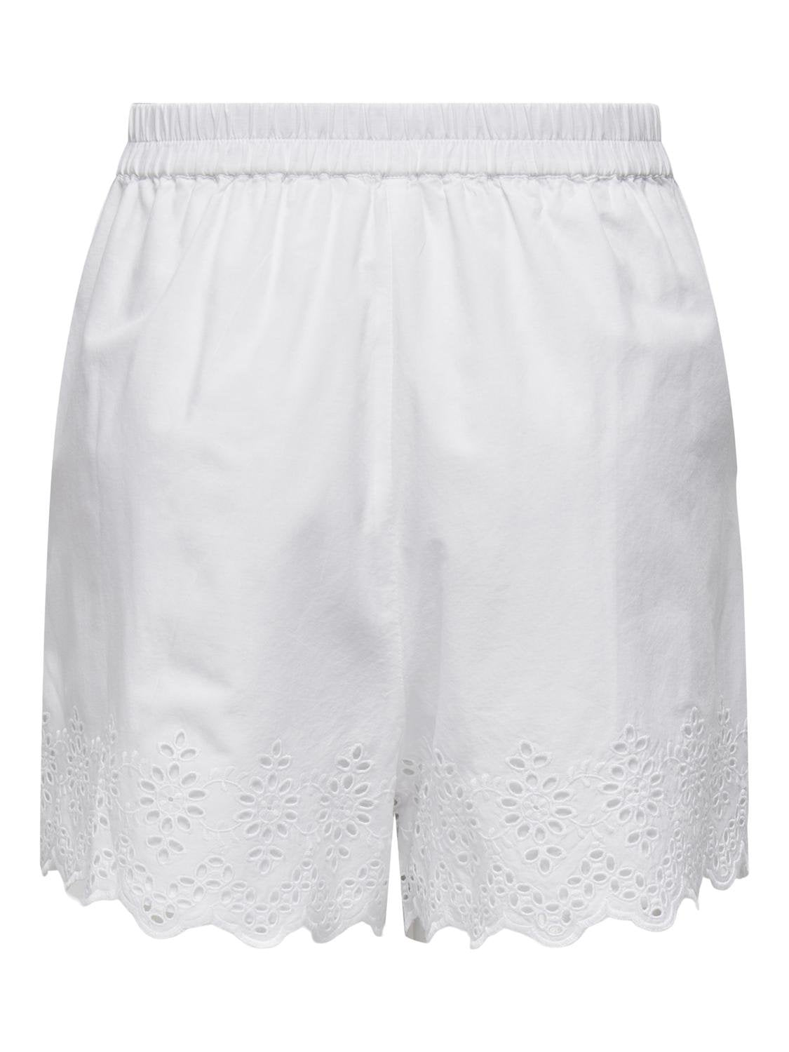 Broiderie Shorts White