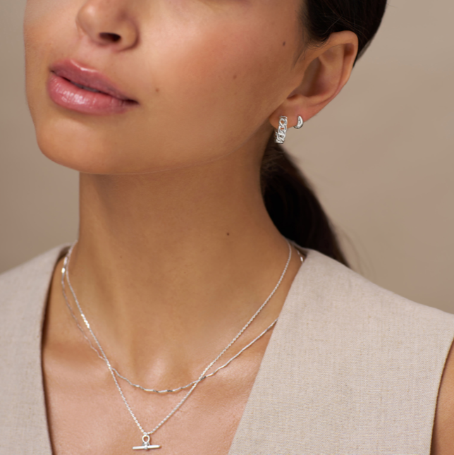 Dainty T-Bar Knot Necklace