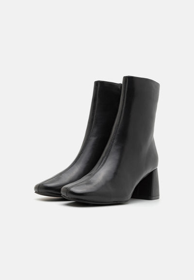 Brielle Black Ankle Boots